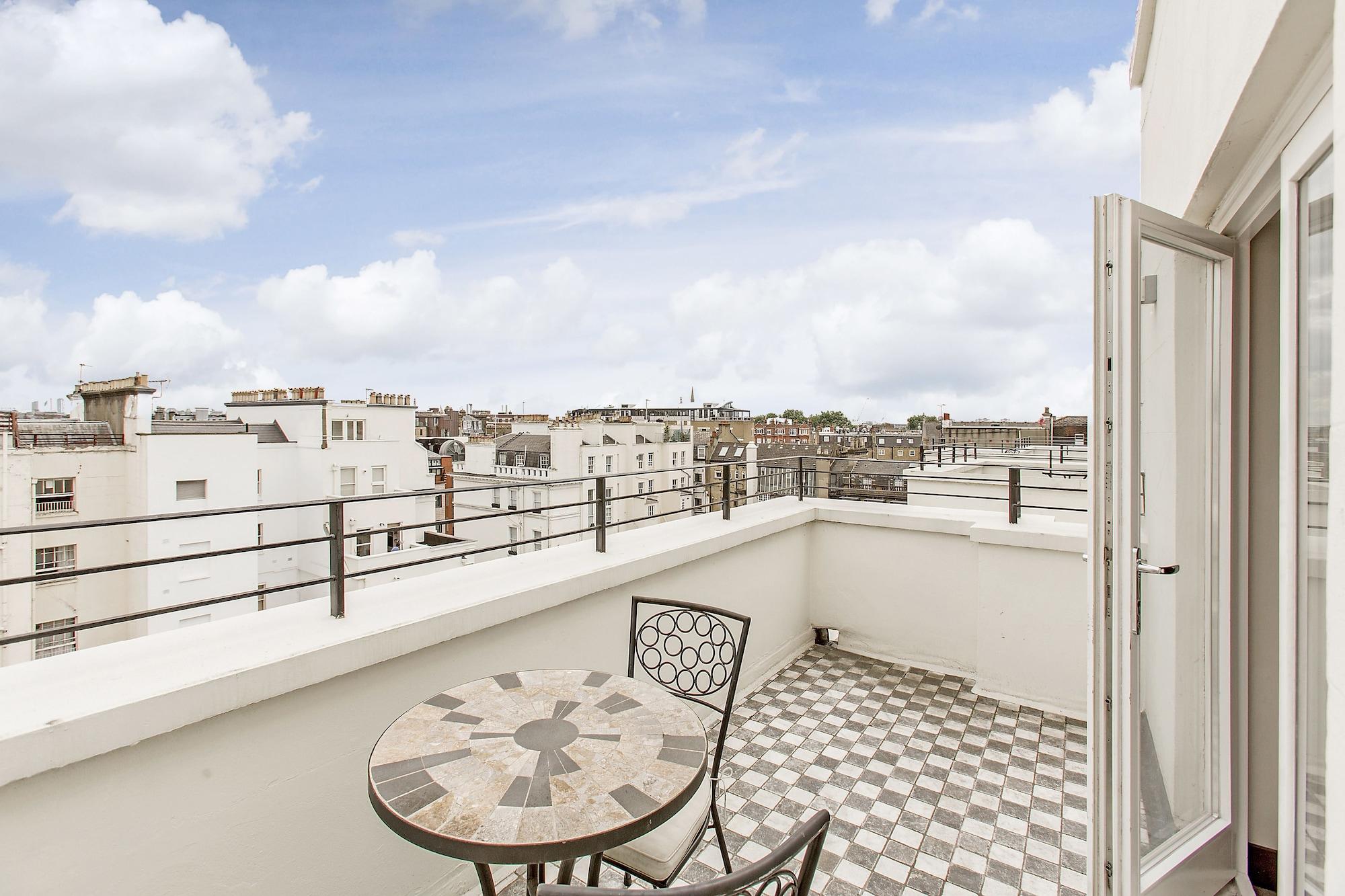 Luxury Four Bedroom Penthouse Terrace