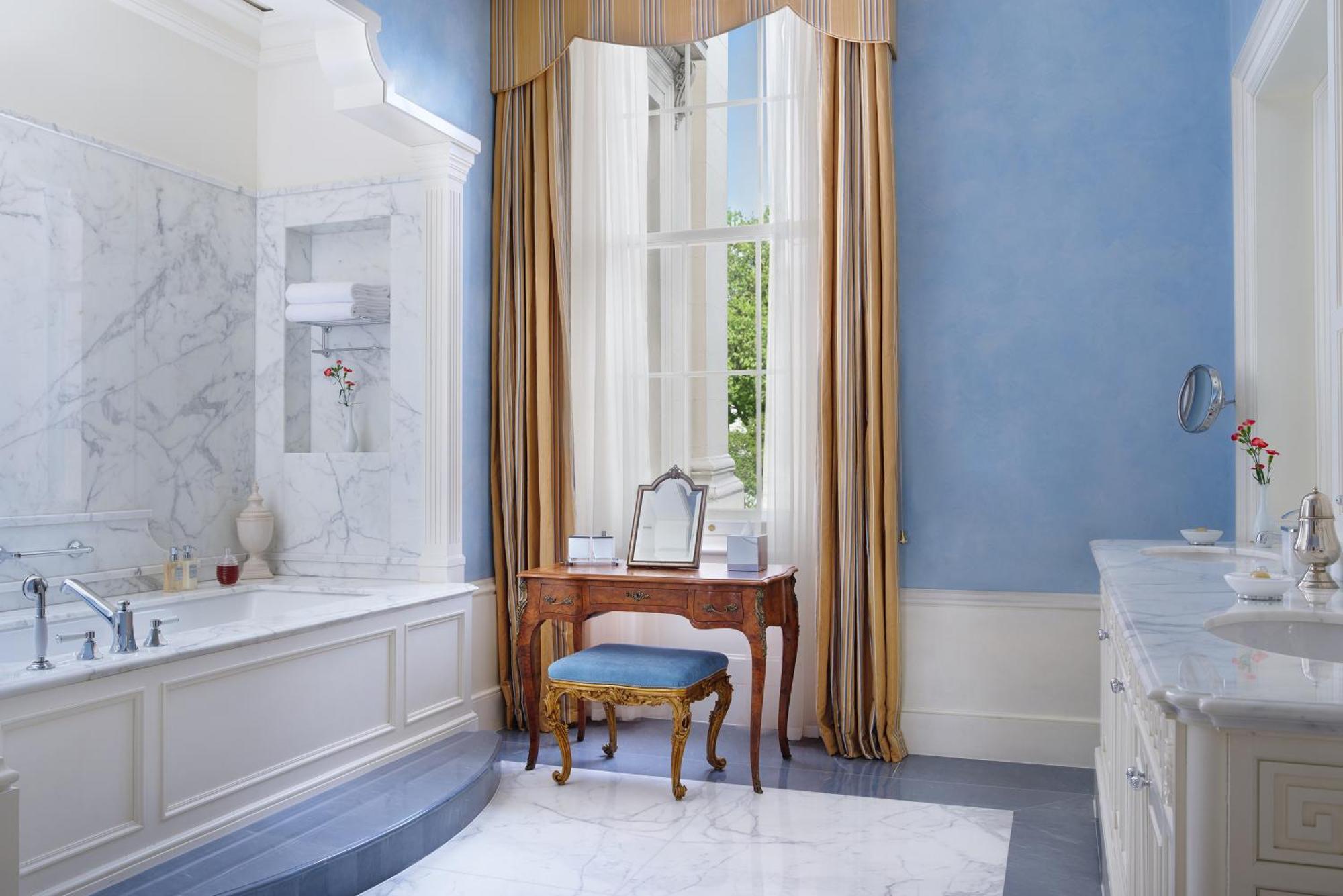 One-Bedroom Lanesborough Suite