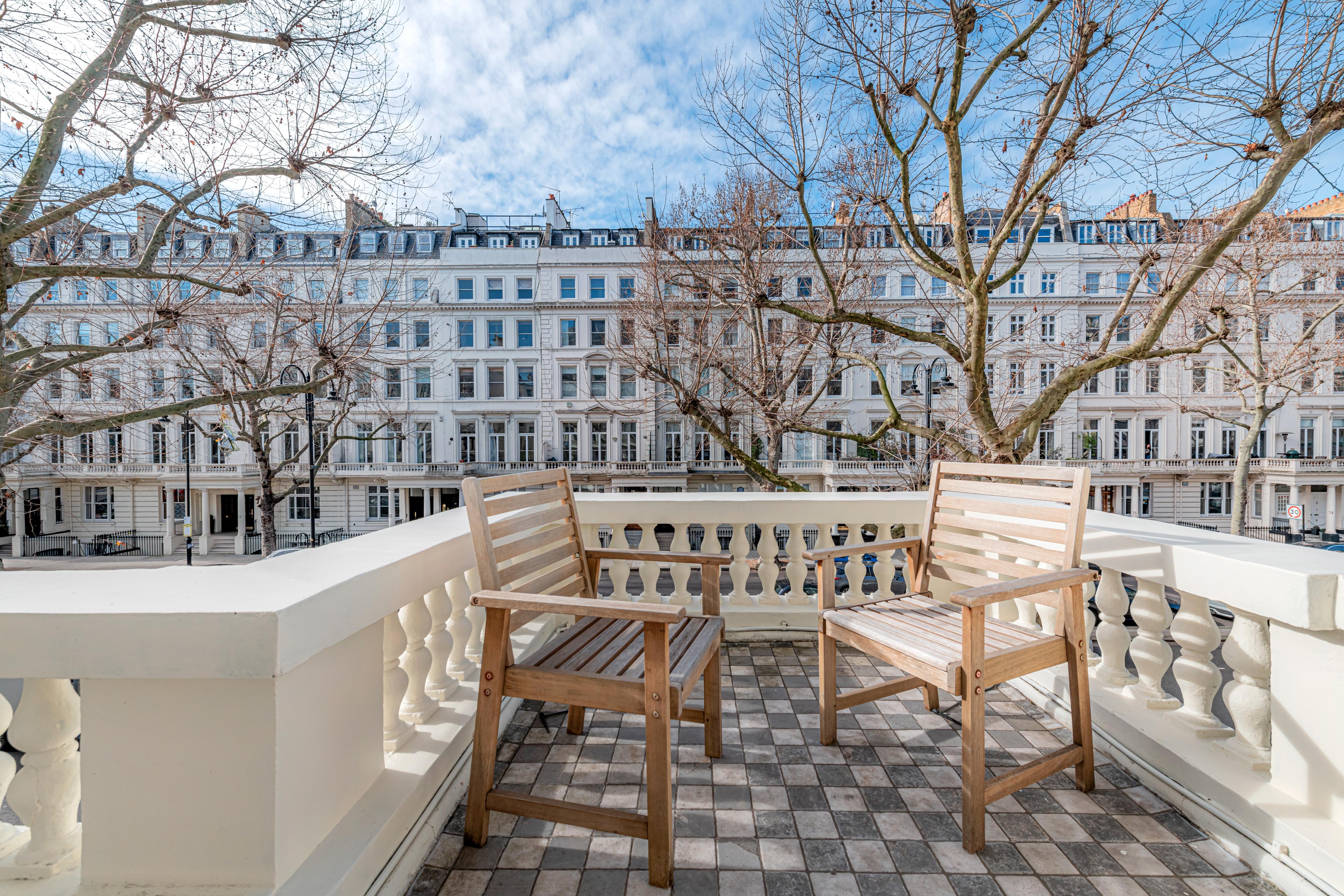 Deluxe One Bedroom Apartment Balcony