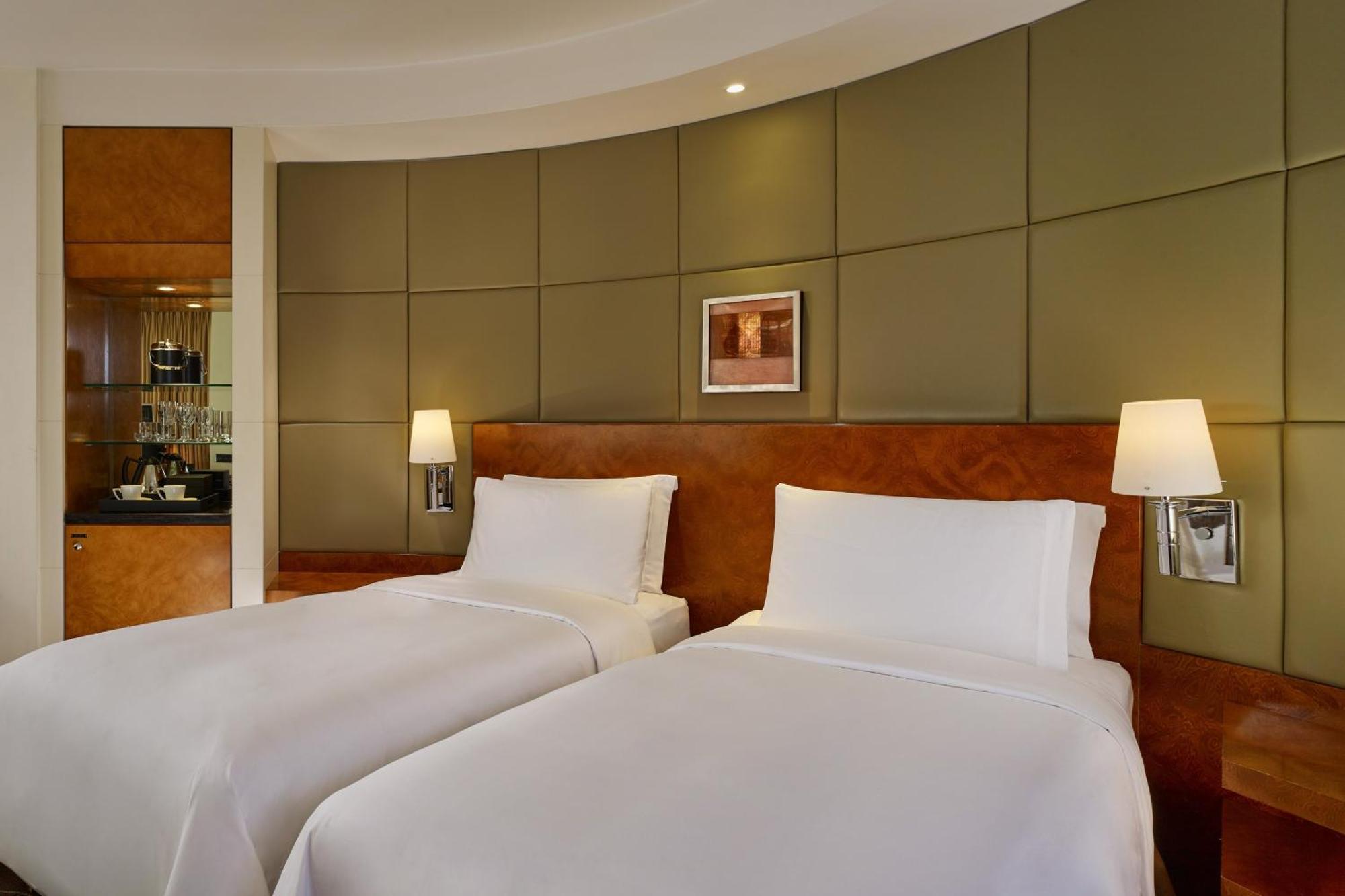 Panoramic room Guest room 2 Twin or Single Beds High floor,1683804109:JPEG