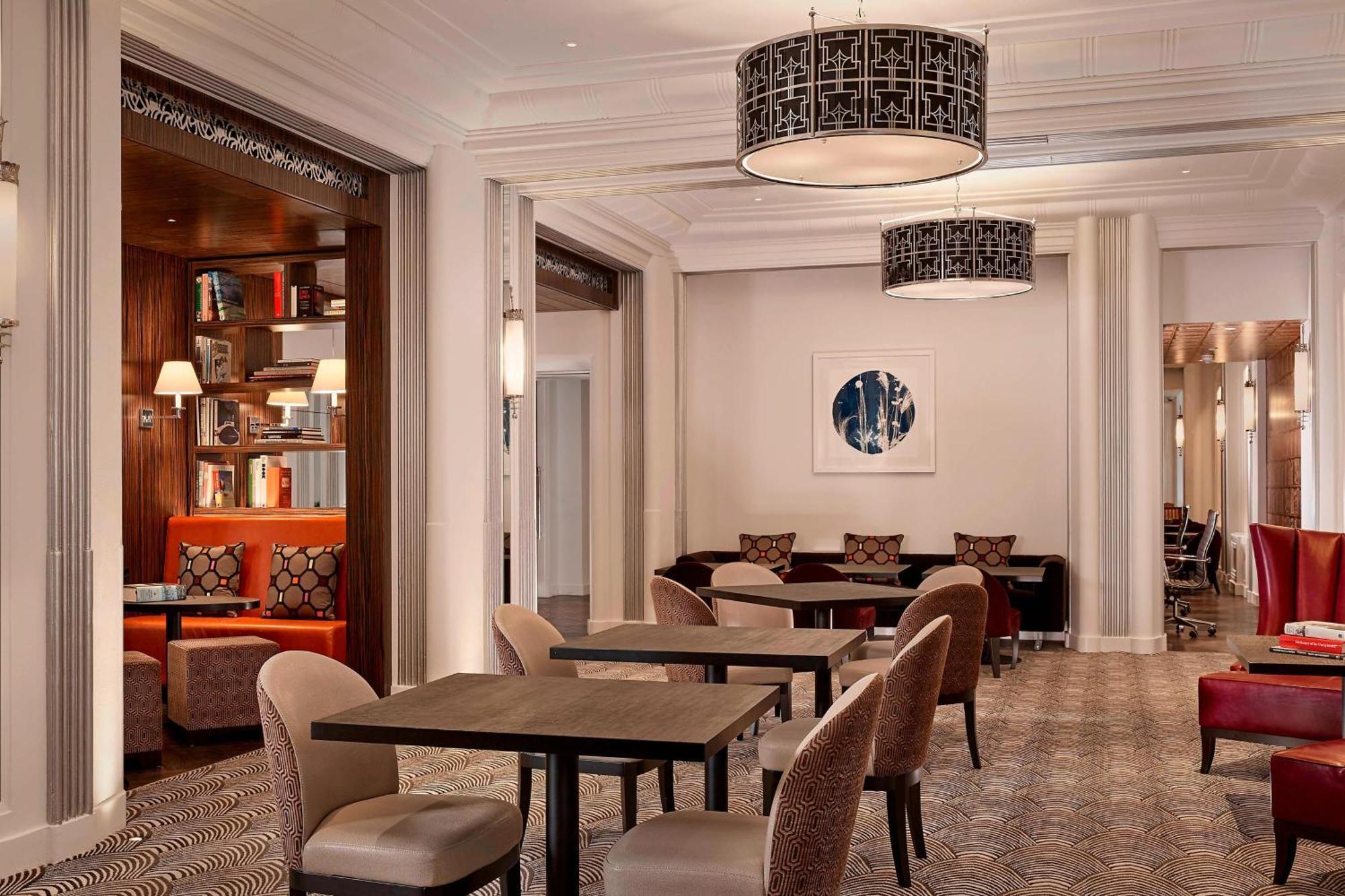One-Bedroom Grand King Suite Club Lounge Access