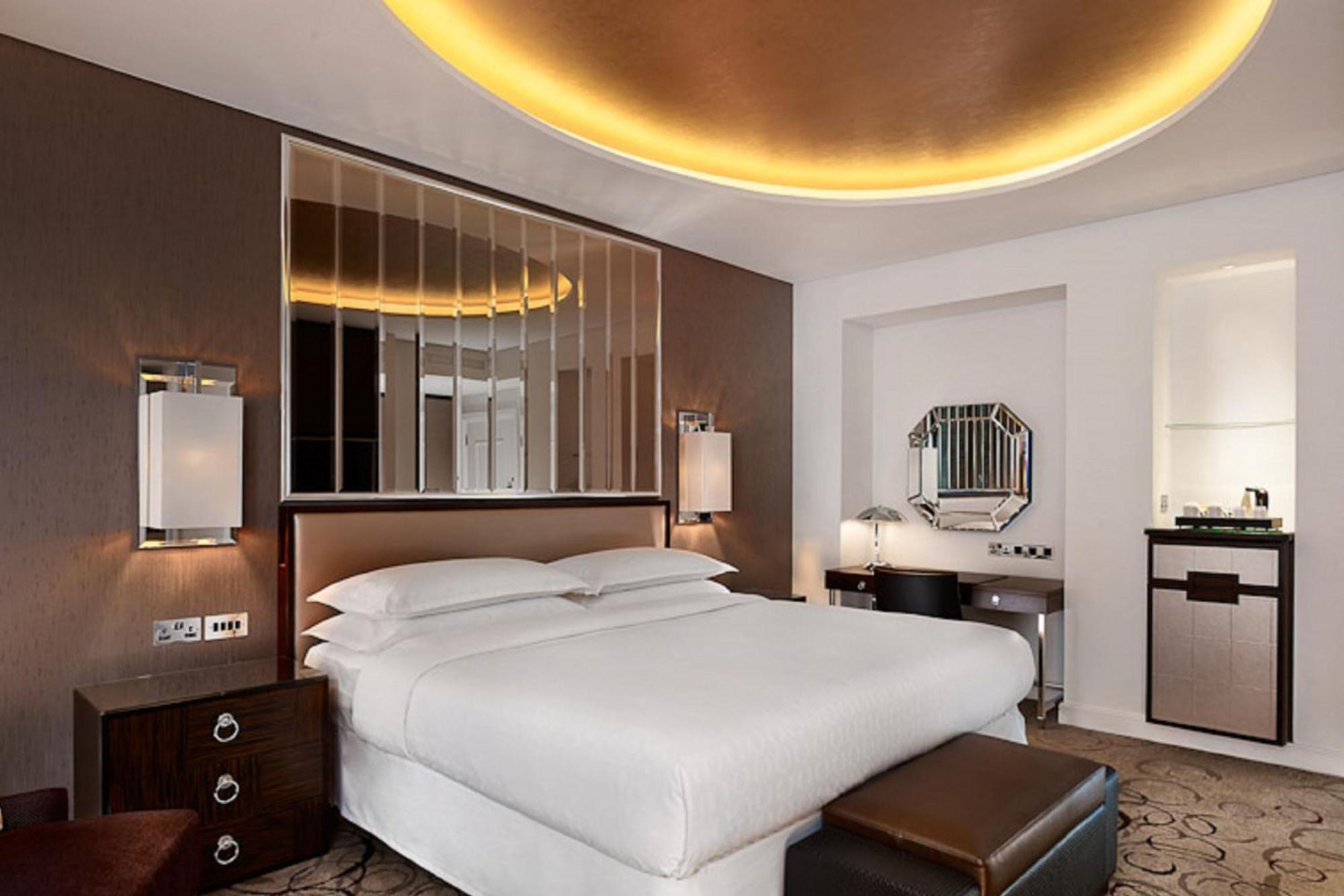 Club Queen Room Club Lounge Access
