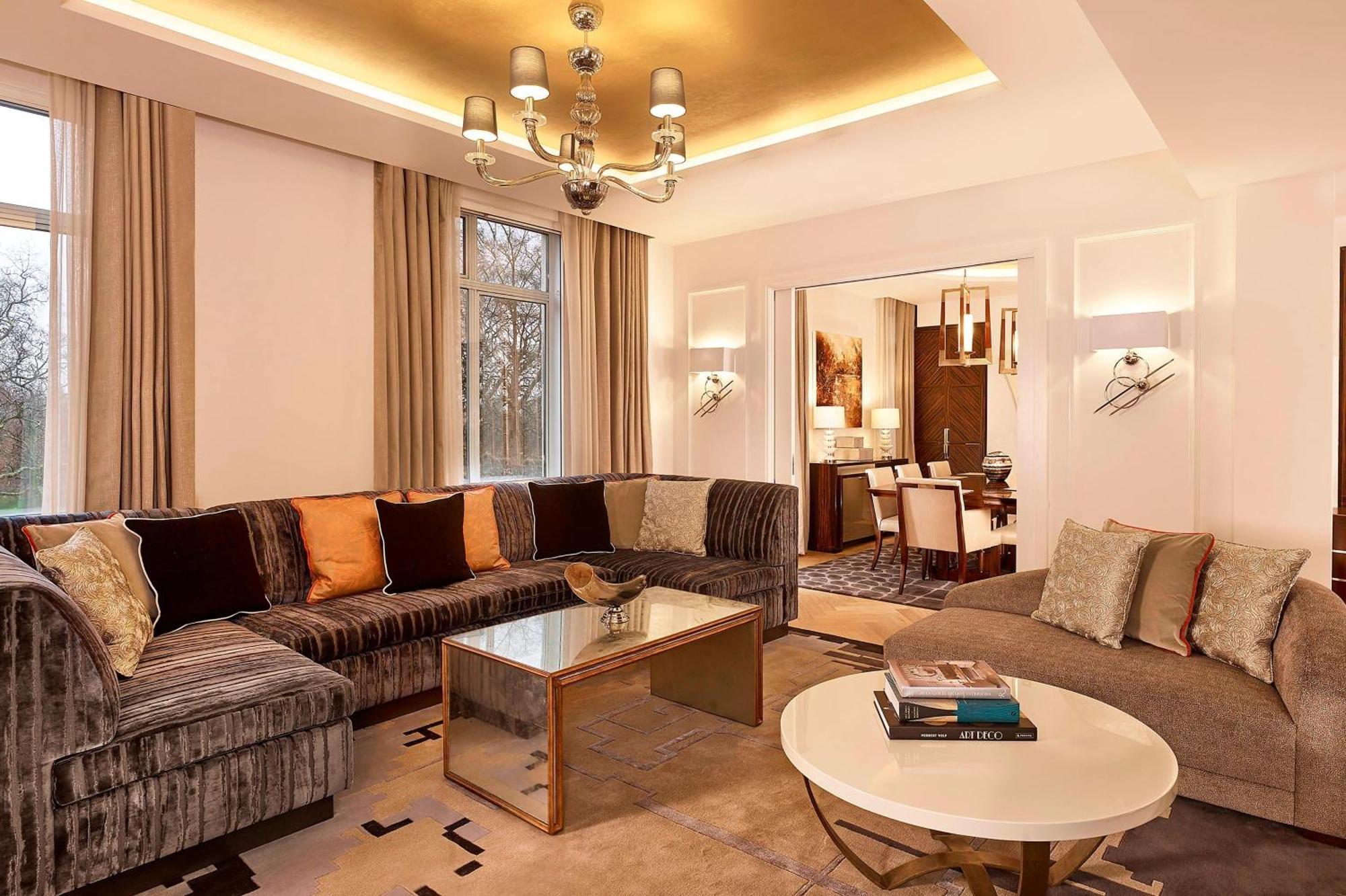 One-Bedroom Grand King Suite Club Lounge Access
