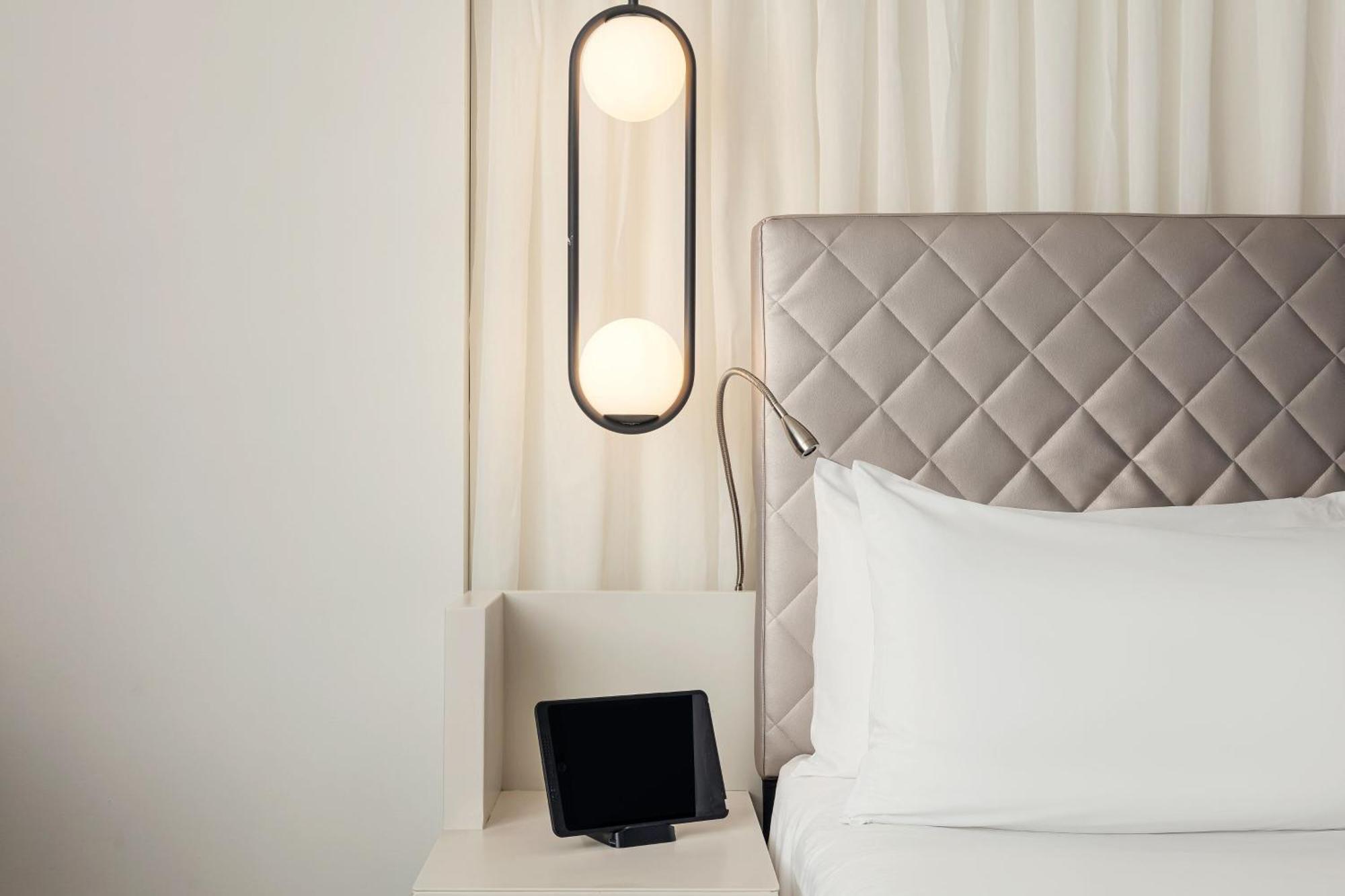 Deluxe King Room High Floor