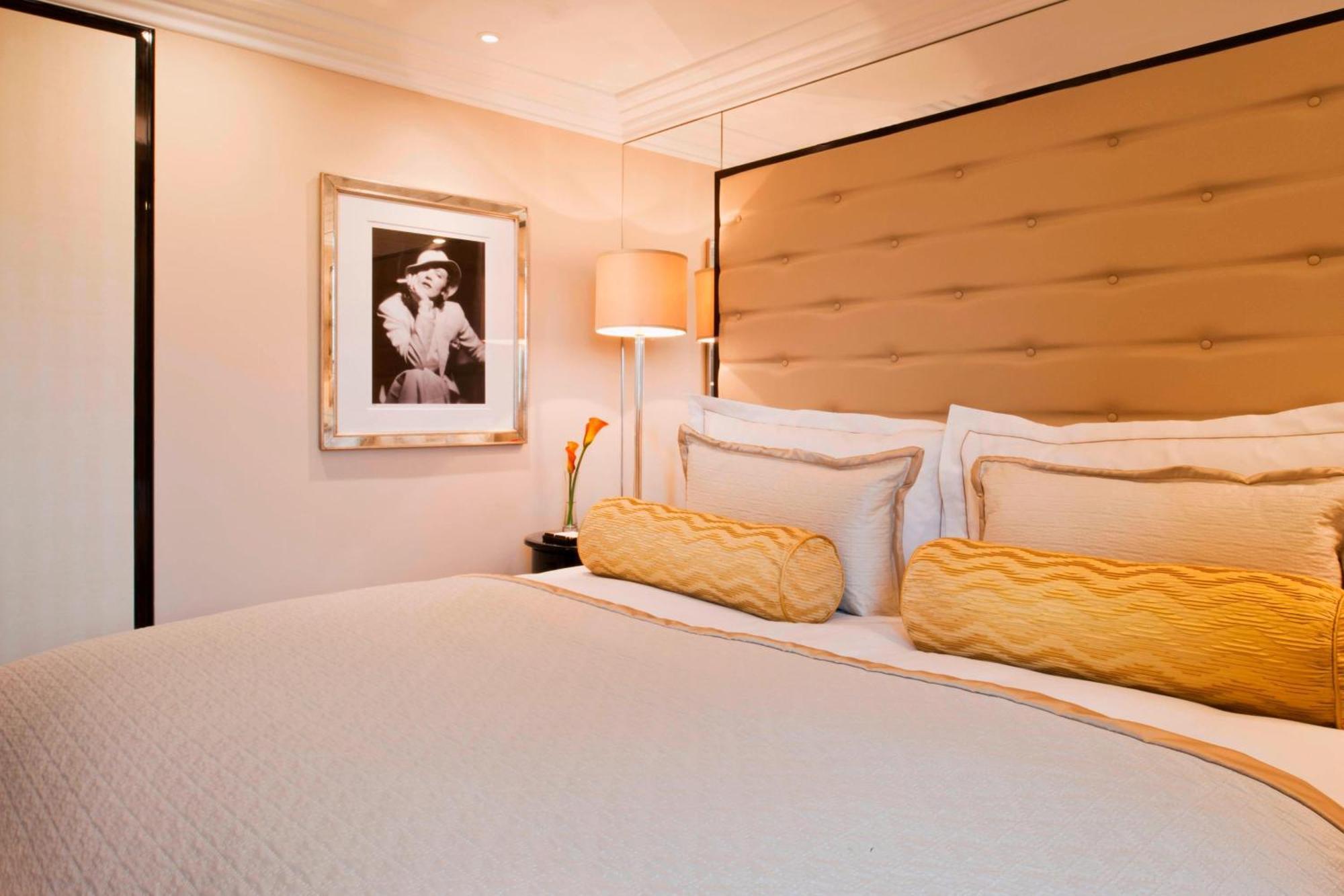 Deluxe Queen Accessible Guest room 1 Queen