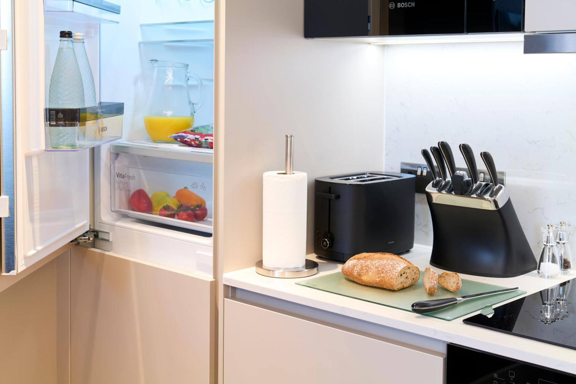 Luxury One-Bedroom Apartment,1609730994:JPEG