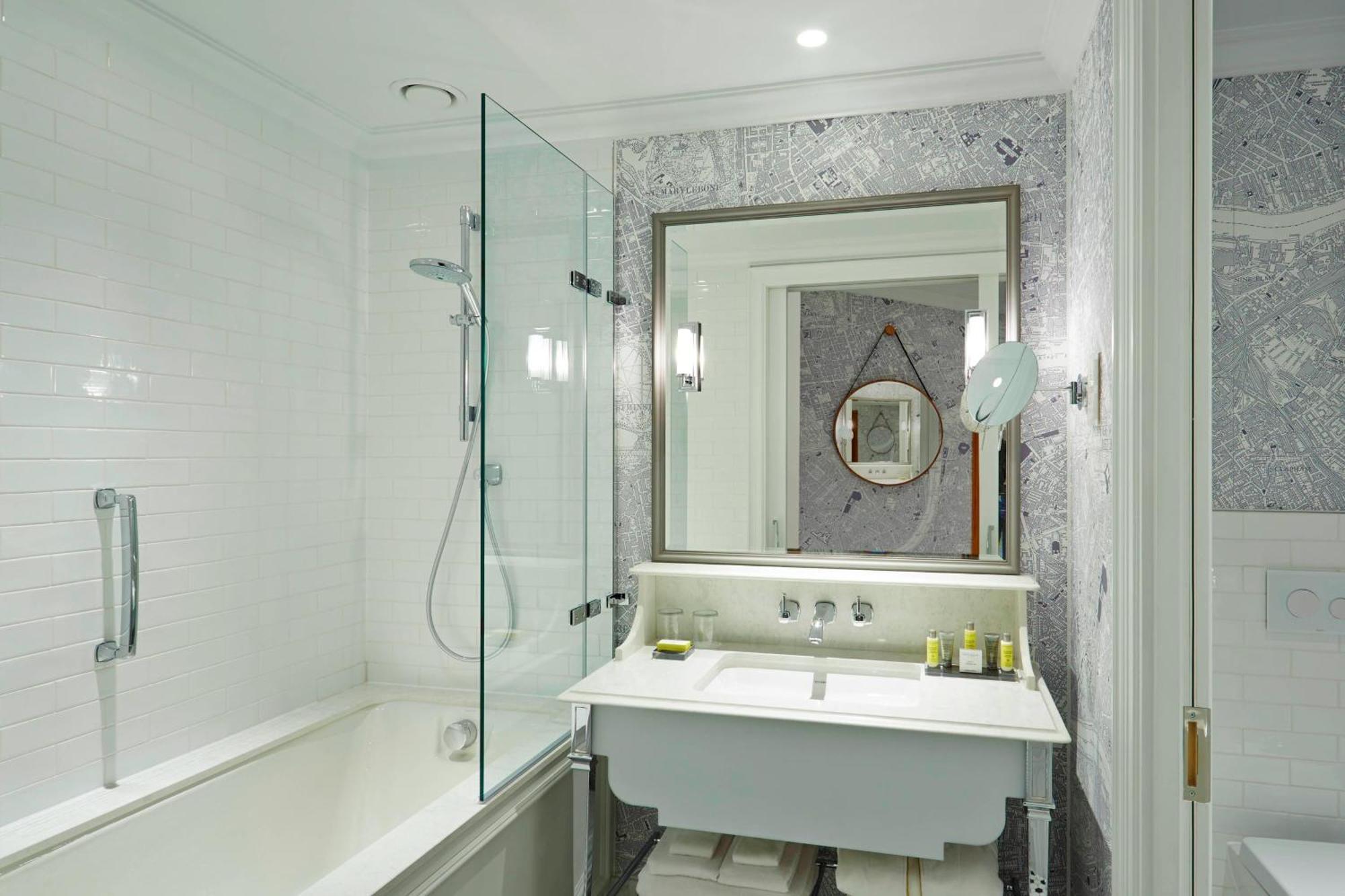Double Room Two Double Beds River View