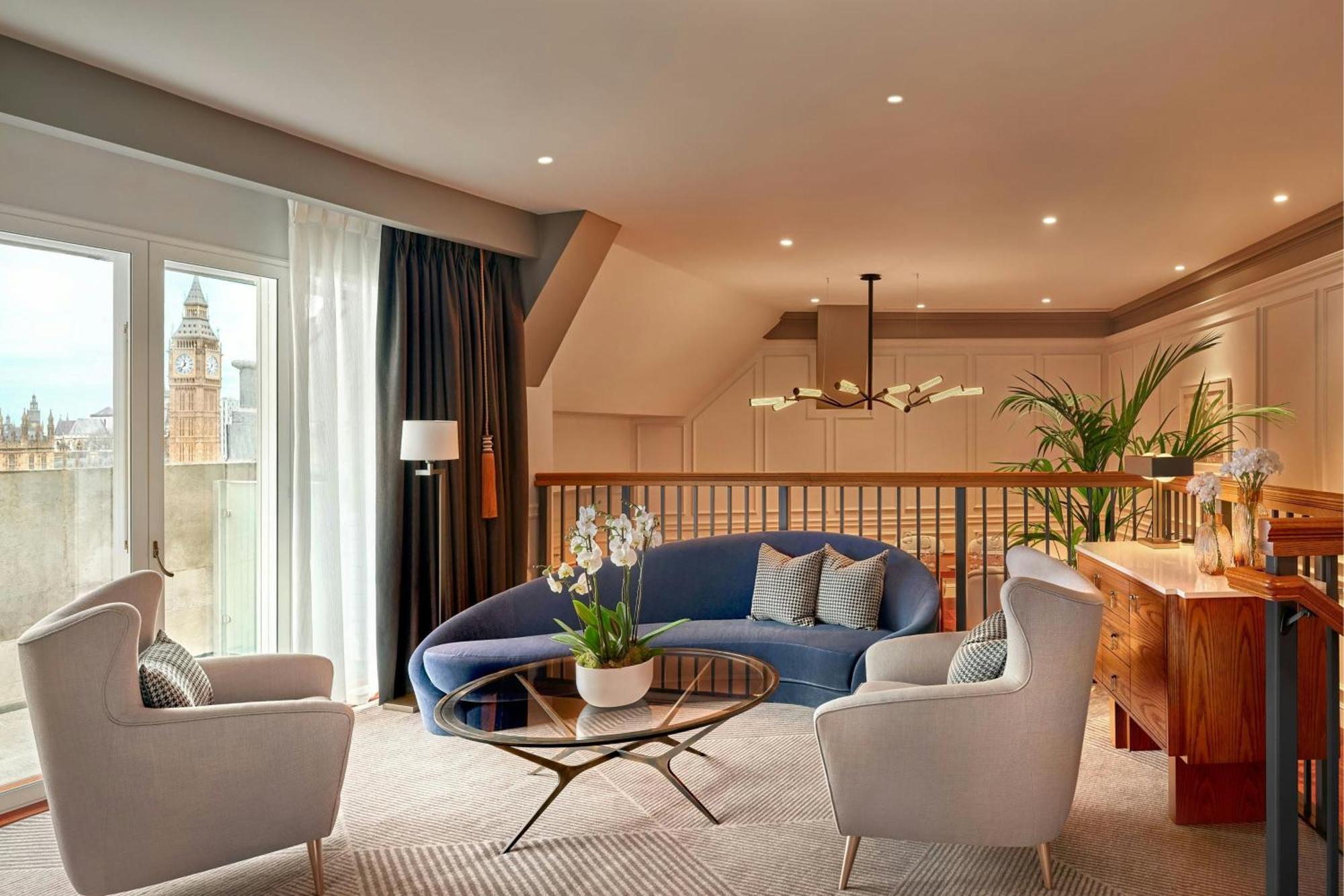 Penthouse Suite Club Lounge Access