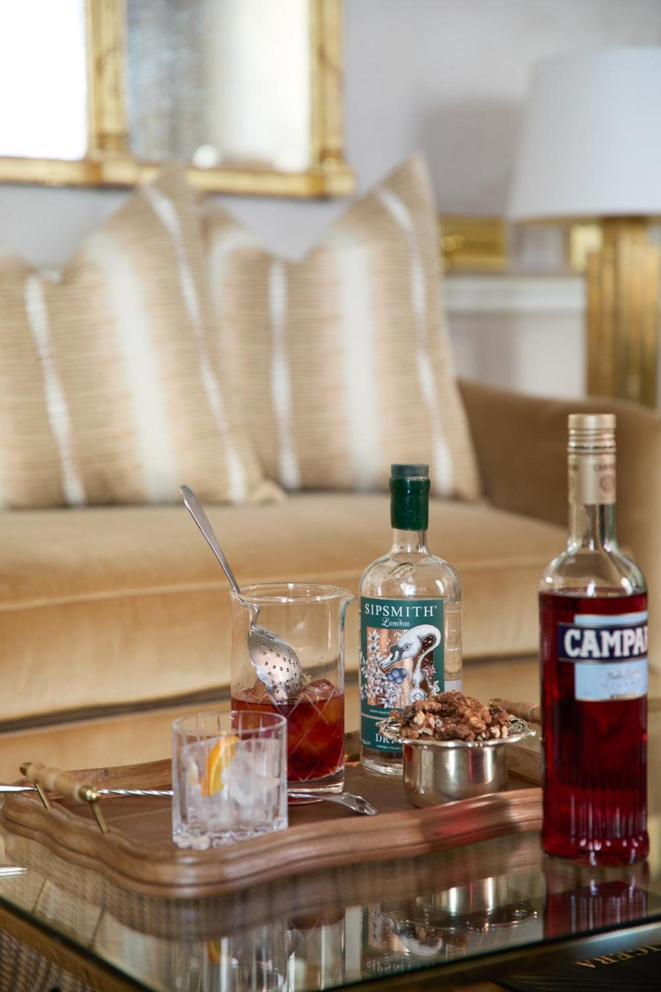Victoria & Albert Suite