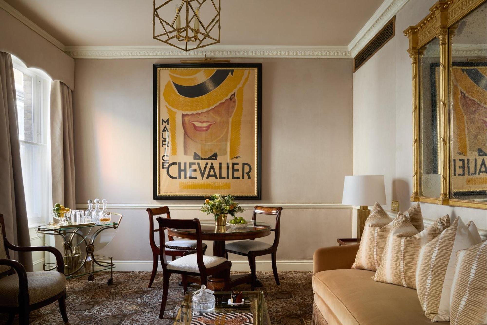 Victoria & Albert Suite