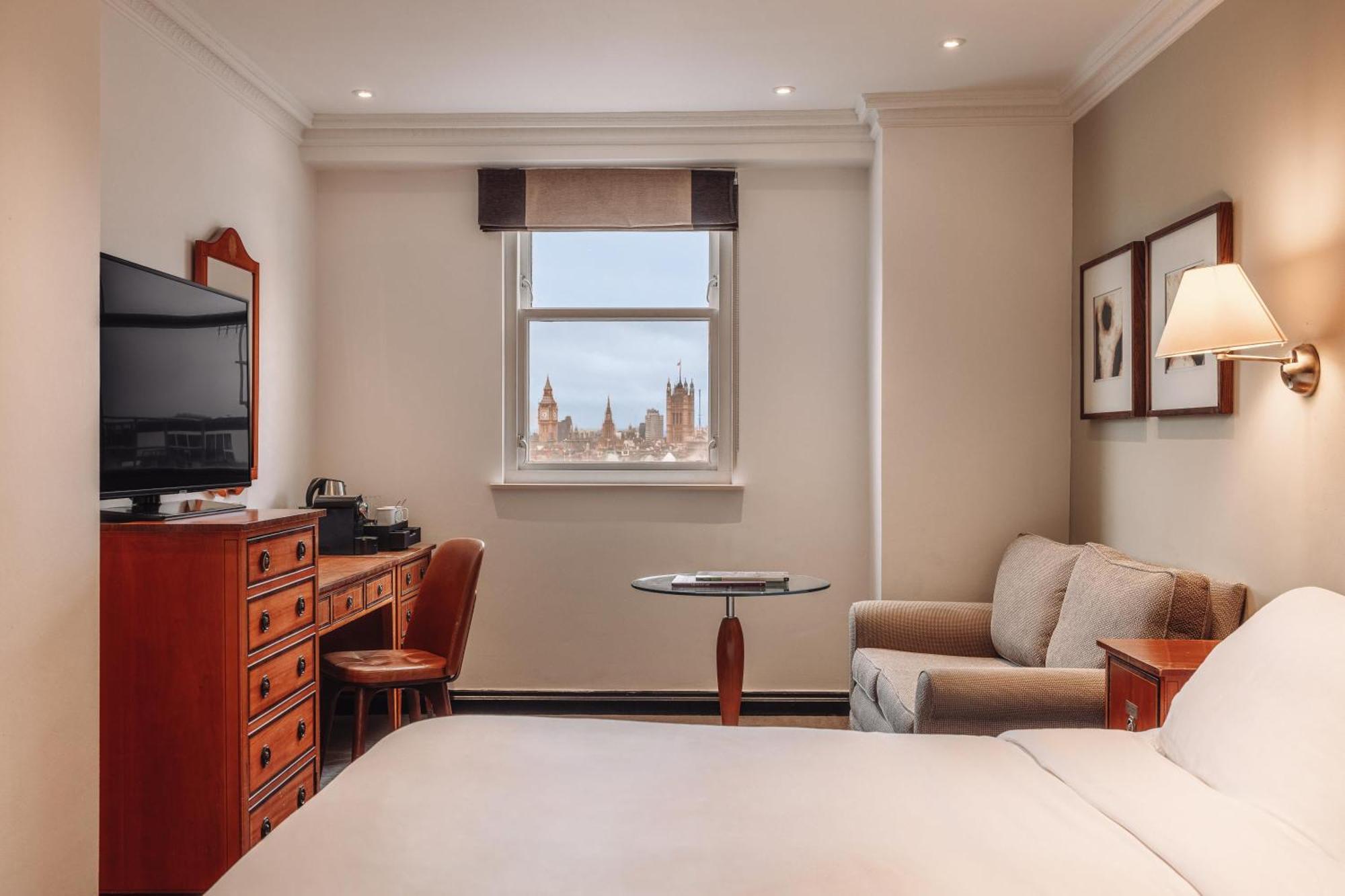 Premium Room London Eye View