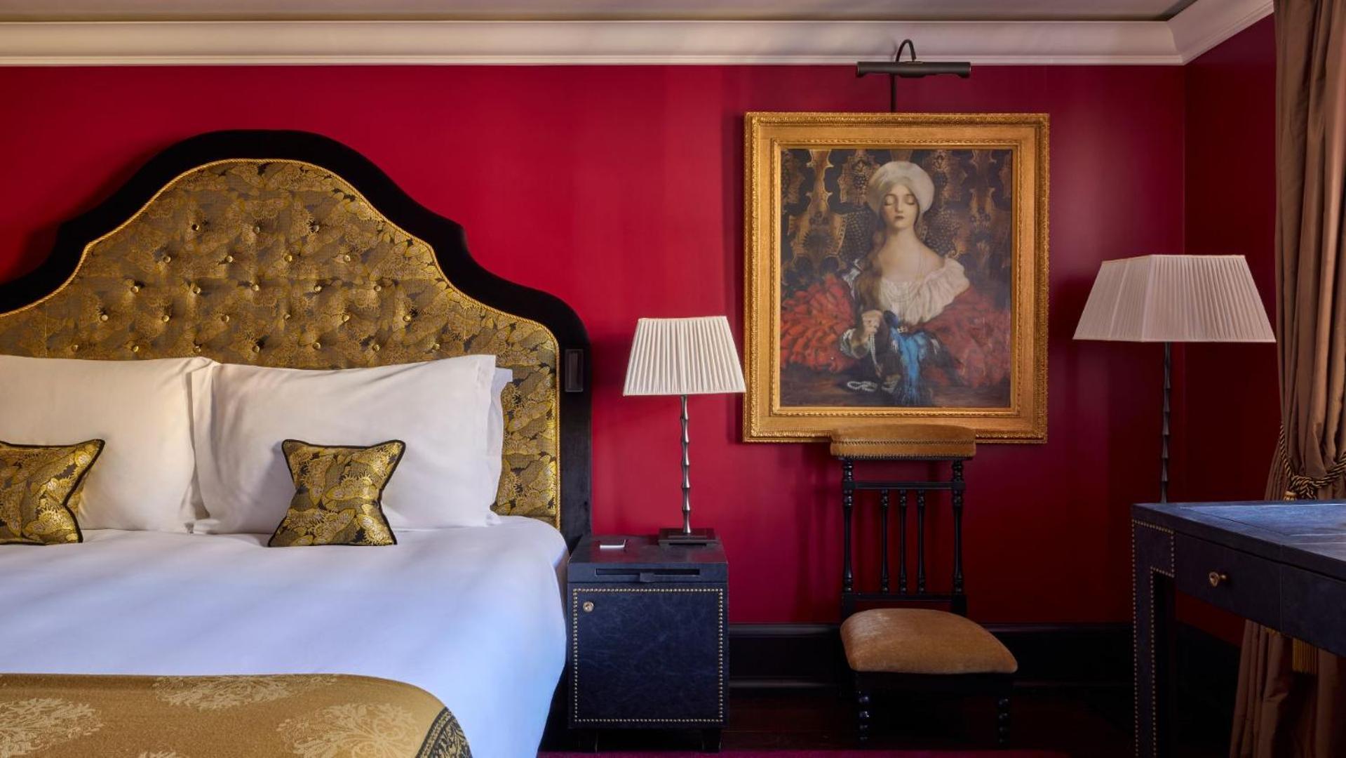 Deluxe King Room