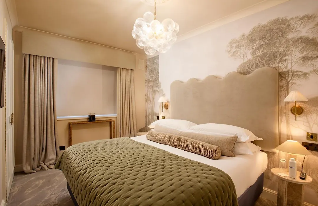 The Capital Hotel, Apartments & Townhouse - Small Luxury Hotels Of The World-1