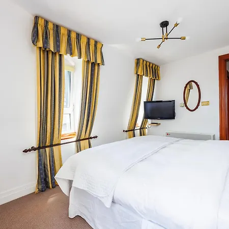 Carlton Court - Mayfair-2