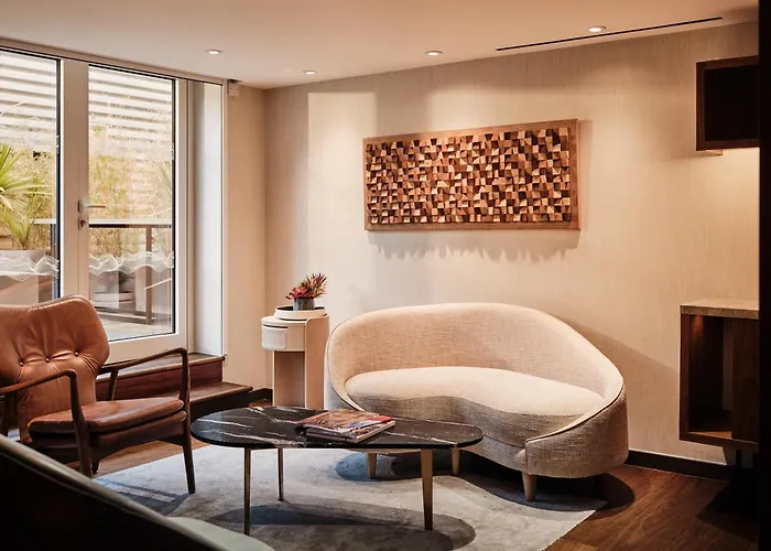 Middle Eight - Covent Garden Hotel London