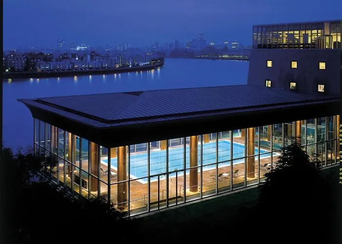Canary Riverside Plaza Hotel London